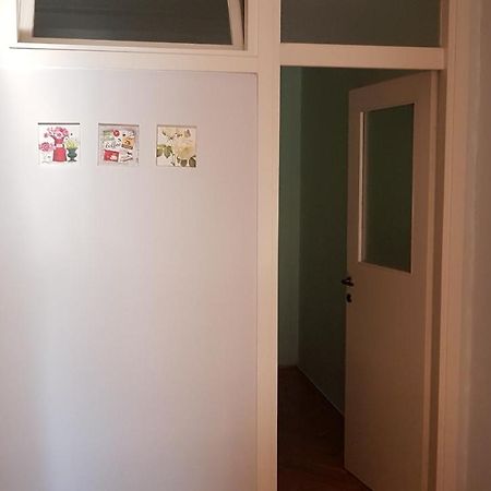 Apartment Viktor,Parking Осиек Екстериор снимка