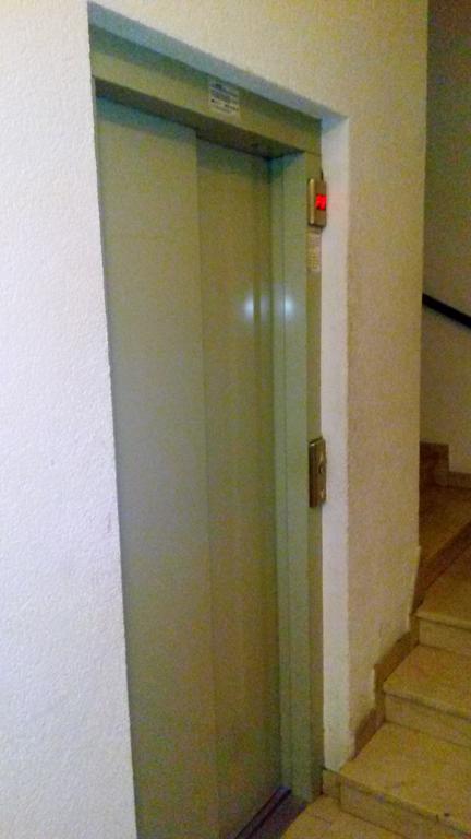 Apartment Viktor,Parking Осиек Екстериор снимка