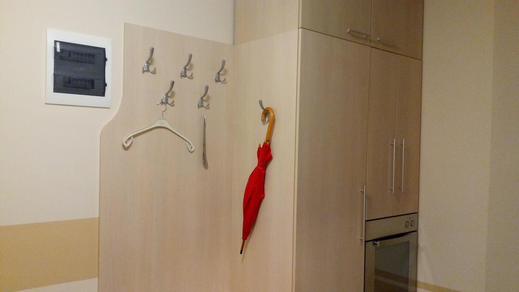 Apartment Viktor,Parking Осиек Екстериор снимка