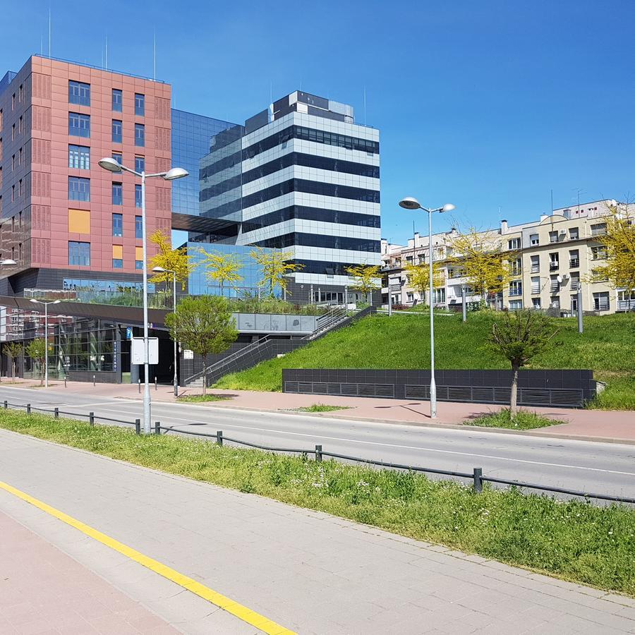 Apartment Viktor,Parking Осиек Екстериор снимка